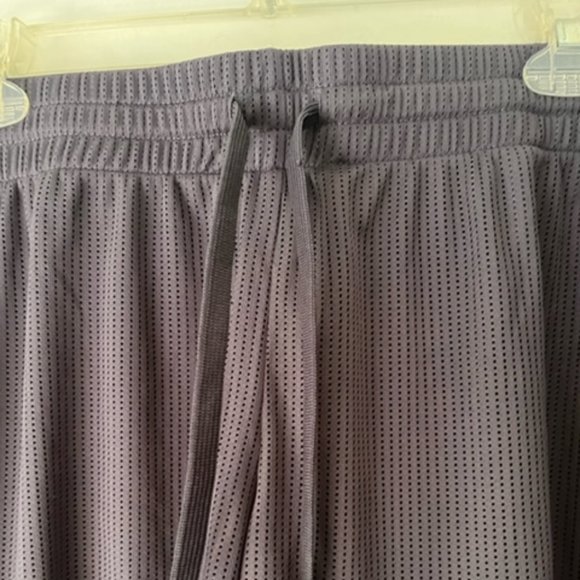 Danskin Now ~ Mesh Breathable Work Out Shorts - Picture 4 of 5